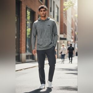 Under Armour Loose Fit Grey Hoodie w/ front pockets Size Small